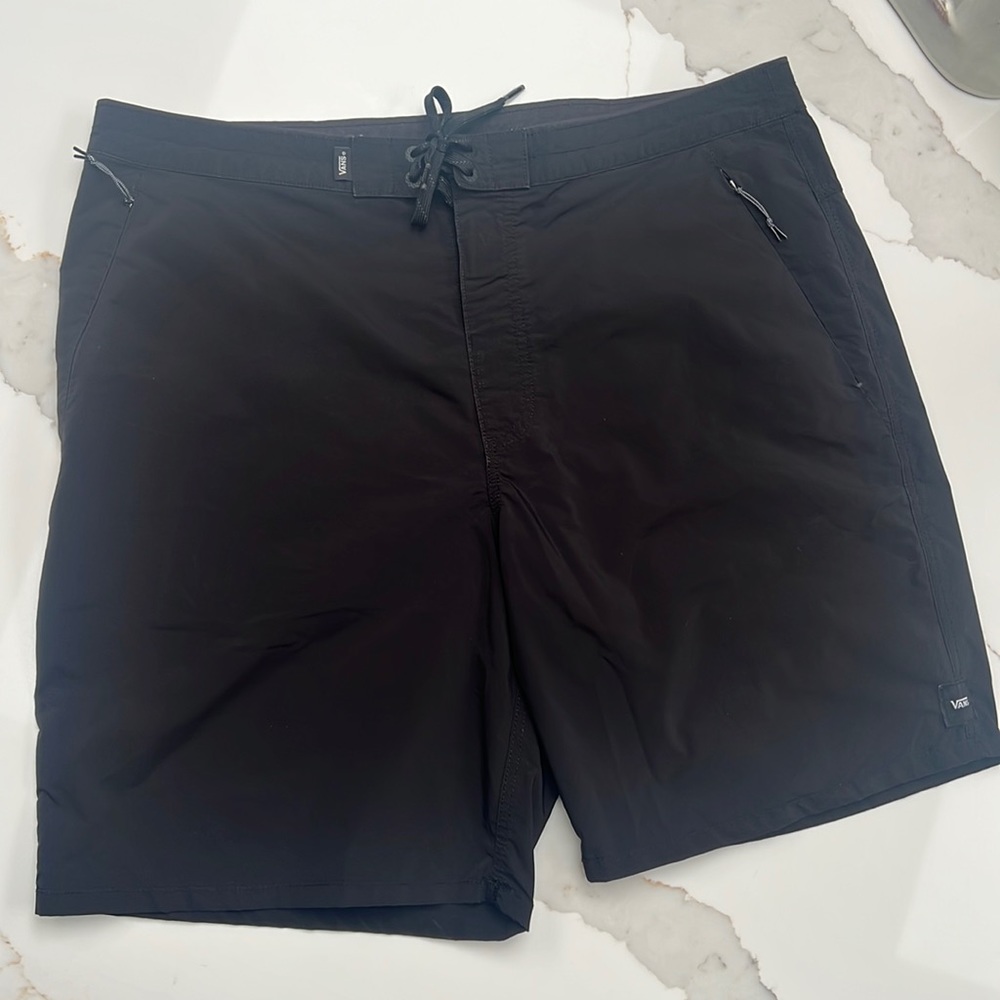 Vans black board short